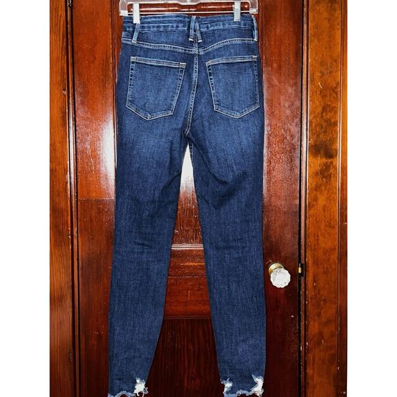 GOOD AMERICAN GOOD LEGS SKINNY STRETCH JEANS DISTRESSED CUFFS 4 / 27 #GLCH367T - Picture 3 of 4